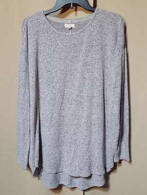 Cupid Heathered Light Gray Crewneck Sweater